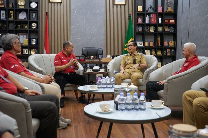 Rico Waas Dukung Turnamen Pingpong Khusus Lansia di Medan untuk Jaga Kesehatan dan Produktivitas