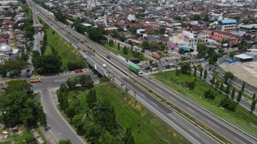 Momentum Iduladha 2026, Volume Kendaraan di Ruas Tol JNT Naik Signifikan