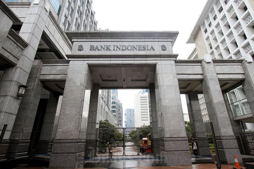 Rupiah Tembus Rp17.405 per Dolar AS, BI Ungkap Tekanan Global dan Siapkan Intervensi