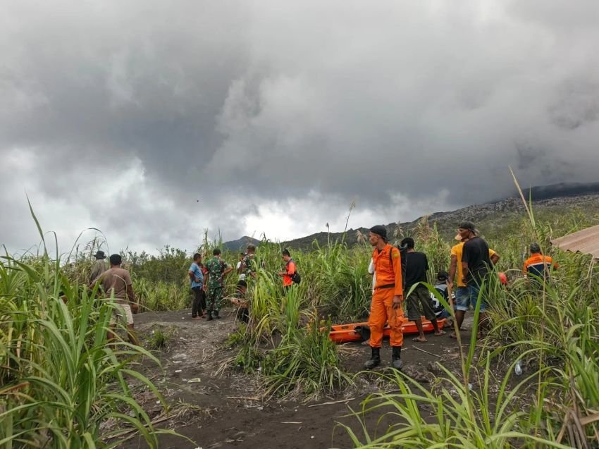 Erupsi Susulan Gunung Dukono Hambat Evakuasi 3 Pendaki, Operasi SAR Ditunda Sementara