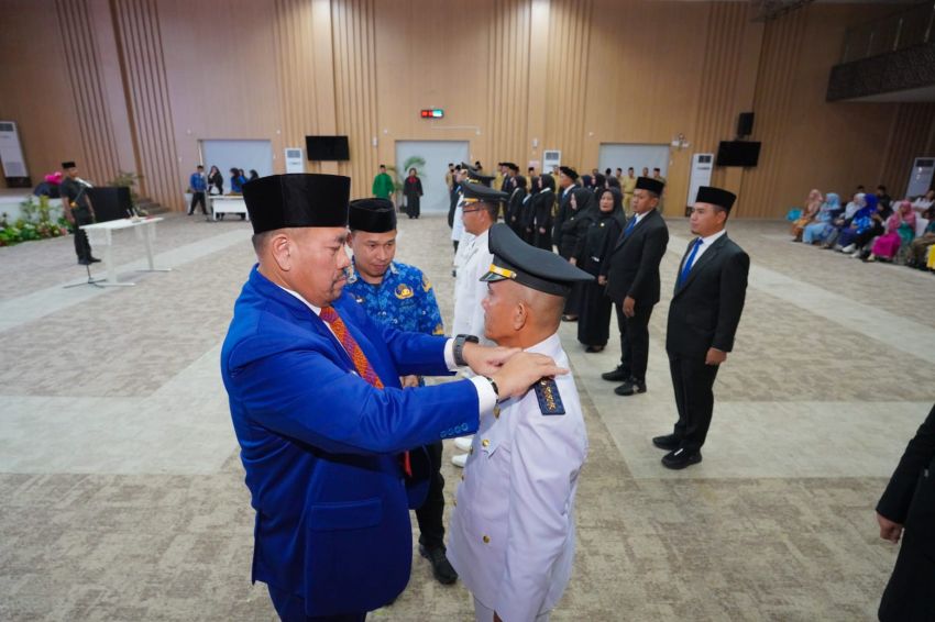 Tingkatkan Kualitas Pelayanan, Bupati Baharuddin Lantik 33 Pejabat Pimpinan Tinggi Pratama dan Pejabat Administrator