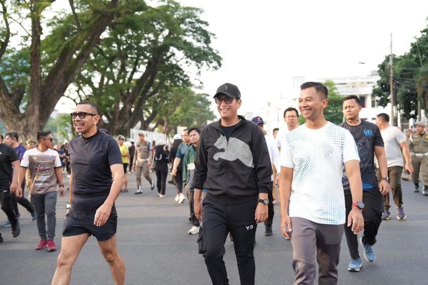 Momen Hangat CFD Medan: Wali Kota Rico Waas Menyatu dengan Warga