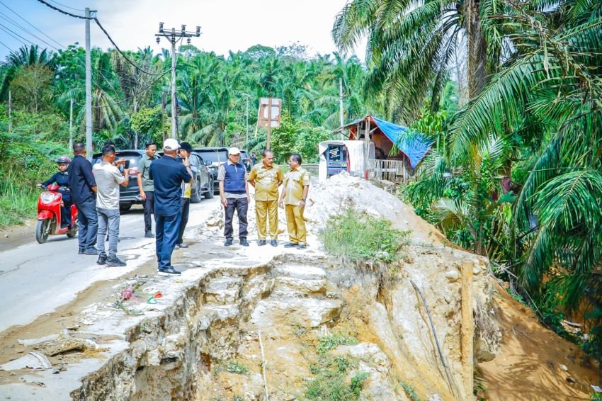 Jalan Rusak dan Krisis Air Bersih, Wagub Aceh Turun Langsung ke Aceh Tamiang