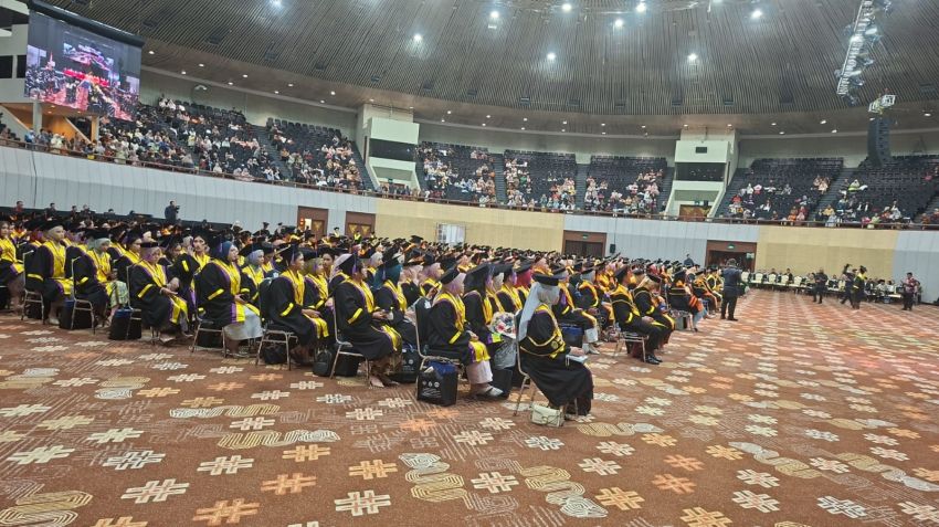 Wisuda ke-65 Universitas Moestopo Tampil Megah di JCC, Gaungkan Kebangkitan Generasi Intelektual