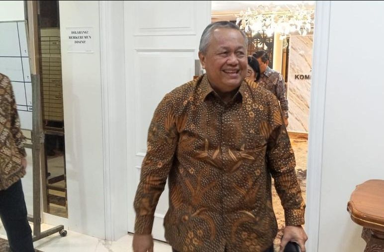 Rupiah Tembus Rp17.600, Perry Warjiyo Tegaskan BI Fokus Jaga Stabilitas Bukan Level Kurs