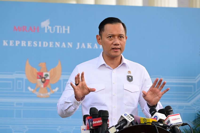 Prabowo Tunjuk AHY Pimpin Komite Kereta Cepat Jakarta&ndash;Bandung
