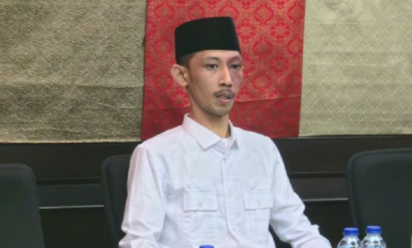 Gerindra Hanya Beri Sanksi Teguran untuk Anggota DPRD Jember yang Merokok dan Main Gim saat Rapat, Pengamat: Terlalu Ringan