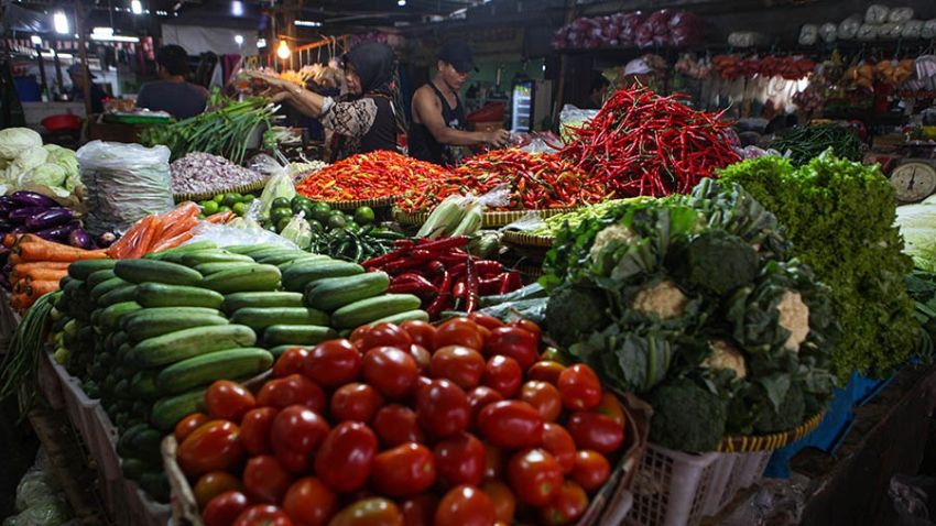Harga Cabai Rawit Tembus Rp82.450 per Kg, Telur Ayam Bertahan di Rp30.500