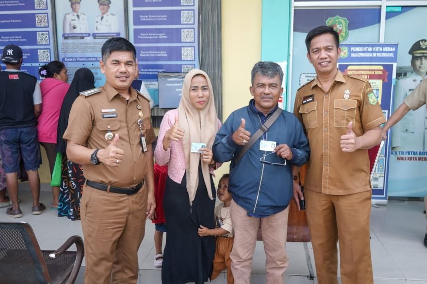 Warga Medan Labuhan Kini Bisa Cetak E-KTP di Kecamatan, Layanan Dipuji Lebih Cepat dan Gratis