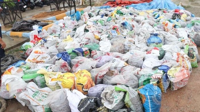 Timah Ilegal 9,5 Ton Disamarkan dalam Truk di Karimun, Polisi Tangkap Dua Pelaku