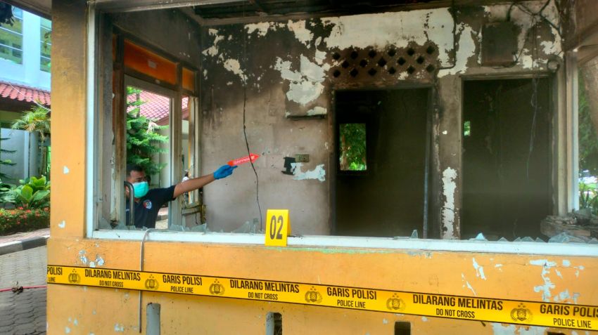 Tawuran Mahasiswa USK Berujung Kebakaran, Gedung Fakultas Pertanian Hangus