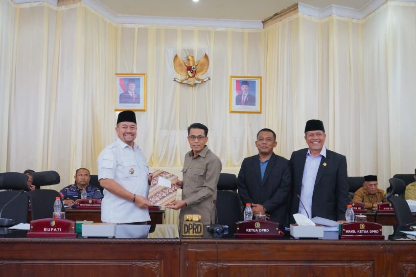 Bupati Batu Bara Hadiri Rapat Paripurna DPRD, Sampaikan LKPJ 2025 dan Nota Ranperda