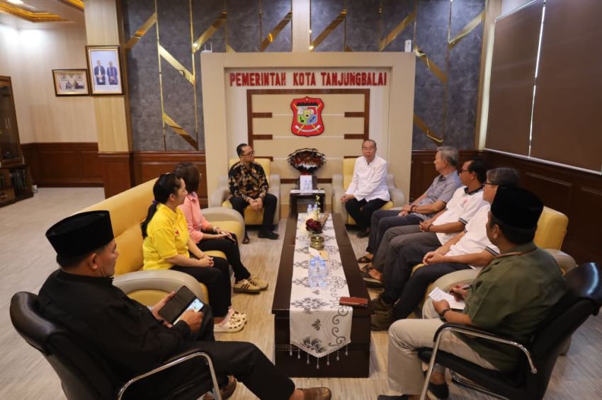 Plh Wali Kota Muhammad Fadly Abdina Terima Audiensi Panitia Hari Raya Waisak Kota Tanjungbalai