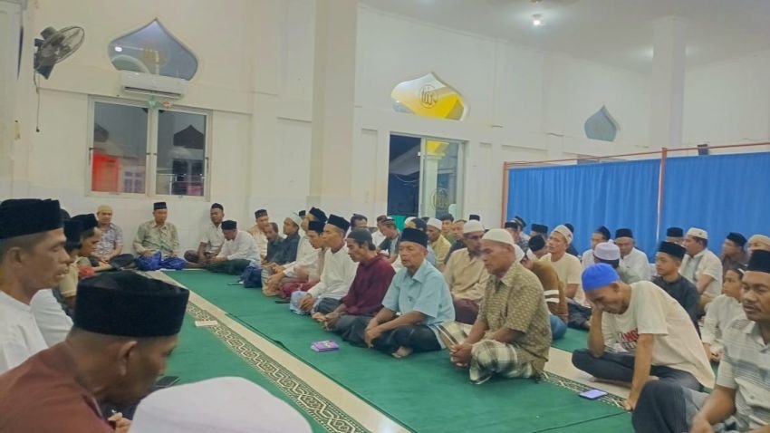 Warga Gampong Lam Lumpu Peringati 22 Tahun Tsunami Aceh dengan Zikir dan Doa Bersama