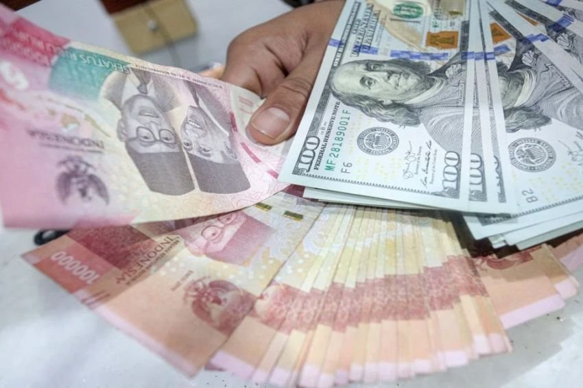 Rupiah Jebol Rp17.600 per Dolar AS, Pasar Keuangan Mulai Bergejolak