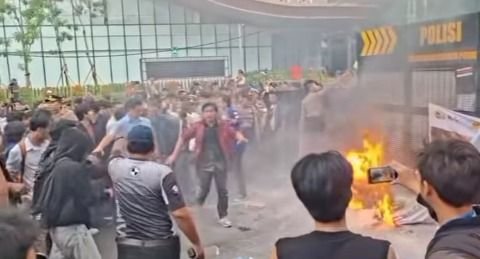 Ultimatum Keras Mahasiswa ke Pemerintah usai Demo Hardiknas: Senin Kami Turun dengan Massa Lebih Besar!