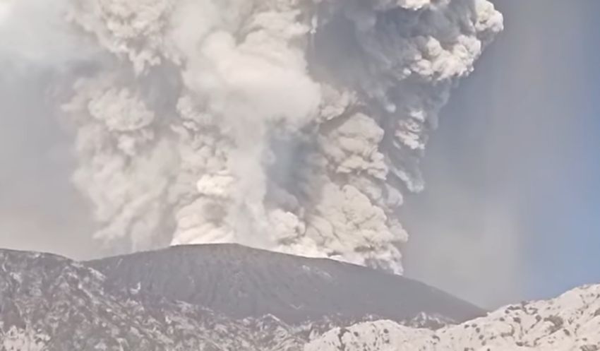 Dua WNA Tewas di Puncak Gunung Dukono Saat Erupsi, Diduga Abaikan Larangan Pendakian