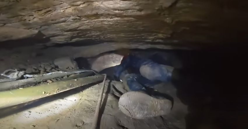 Tim Gabungan Berpacu Waktu Selamatkan Penambang Emas yang Terjebak di Gua Laos