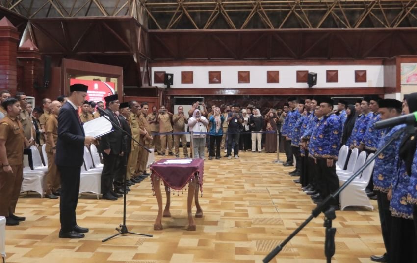 Sekda Aceh Lantik Pejabat Baru, Gubernur Tekankan Birokrasi Harus Lebih Responsif dan Profesional