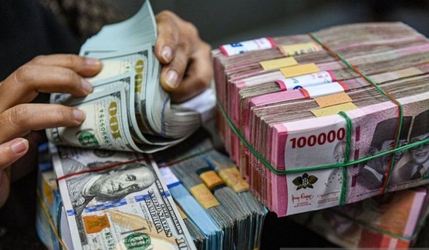 Dolar AS Diprediksi Tembus Rp18.000, Rupiah Masih Dibayangi Tekanan Berat