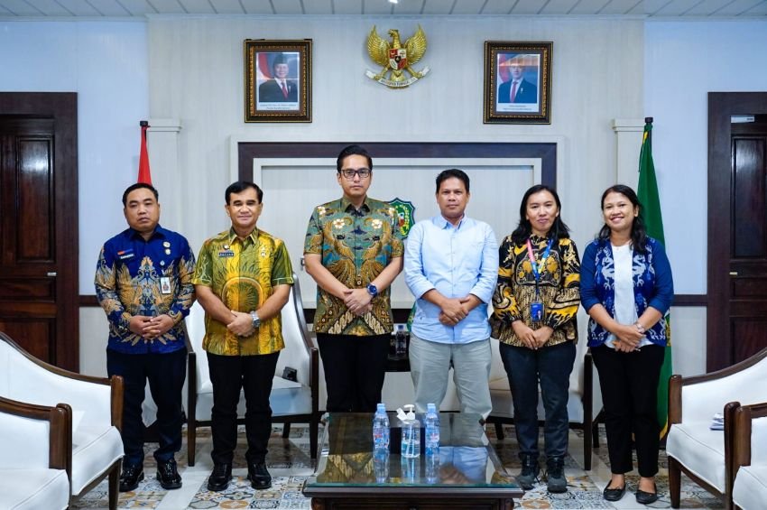 Rico Waas Dorong Lulusan Pelatihan Langsung Terserap Dunia Kerja, Disnaker Diminta Siapkan Surat Rekomendasi
