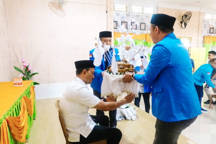 Haru dan Penuh Doa! Wali Kota Tanjungbalai Mahyaruddin Salim Diupah-Upah KNPI Jelang Berangkat Haji 2026