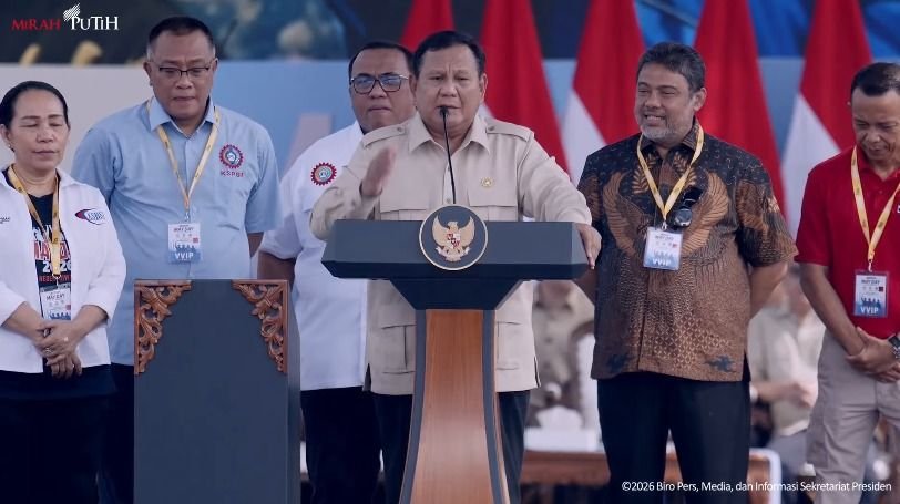 Prabowo di Hadapan Buruh Tanyakan Program MBG Bermanfaat atau Tidak, Massa Kompak Jawab &ldquo;Bermanfaat&rdquo; di May Day 2026
