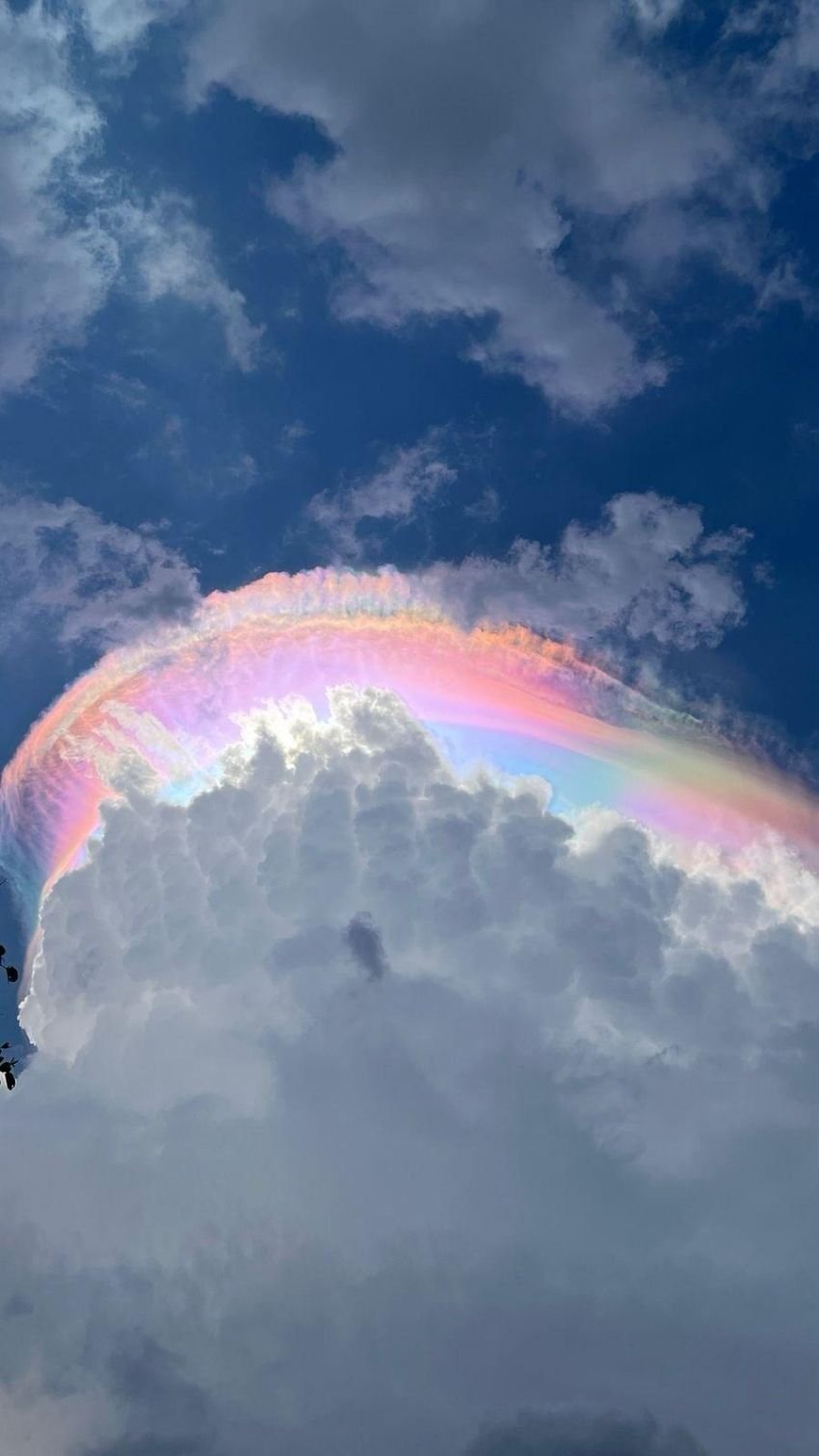 Awan Pelangi Muncul di Langit Jonggol Bogor, BMKG Ungkap Penyebab Fenomena Langka Ini