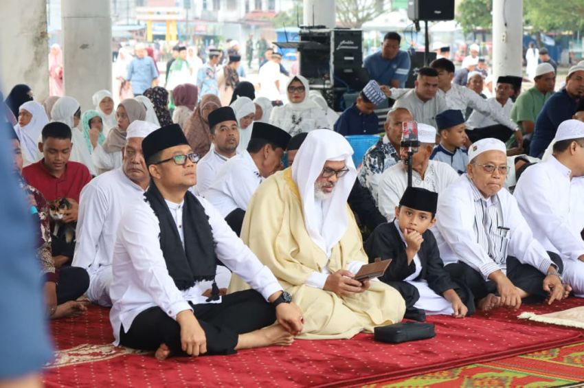 Plh Wali Kota Tanjungbalai Salat Iduladha di Lapangan Sultan Abdul Jalil Rahmadsyah, Ajak Warga Perkuat Kebersamaan
