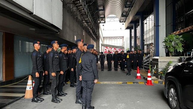 Bareskrim Gerebek Kantor di Hayam Wuruk, Ratusan WNA Diduga Terlibat Judol Internasional