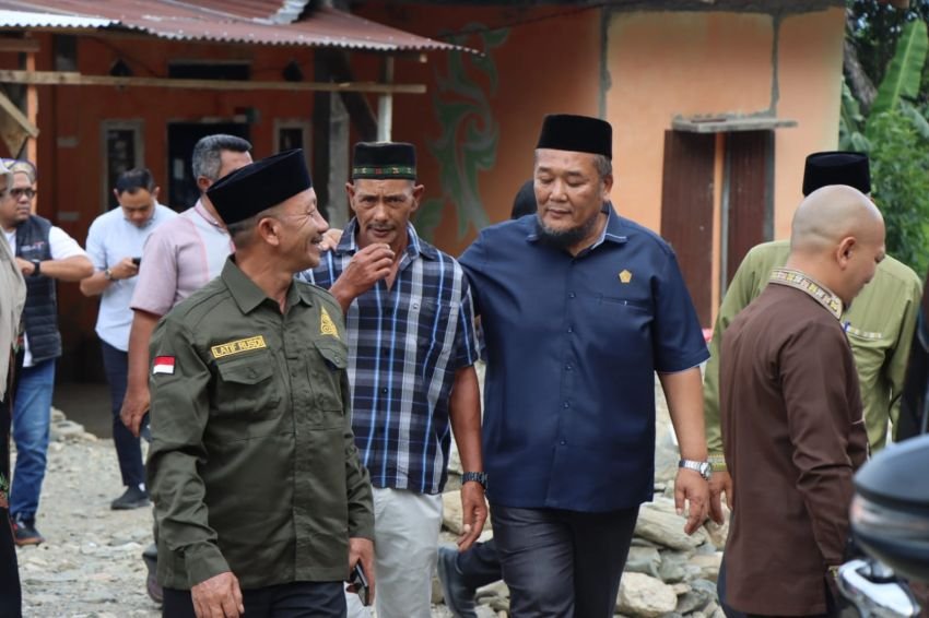 DPRK Aceh Tengah Tinjau Lokasi Bencana dan Serahkan Huntara, Tampung Aspirasi Warga di Desa Kelitu Sintep