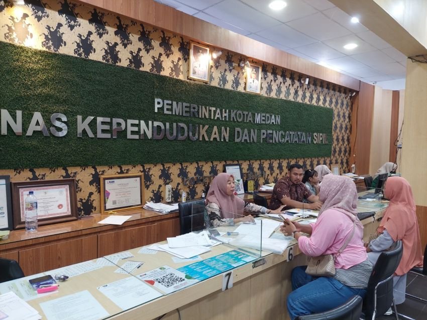 Kabar Baik untuk Warga Medan! Urus E-KTP Kini Lebih Dekat dan Cepat, Disdukcapil Aktifkan Layanan di Tujuh Kecamatan
