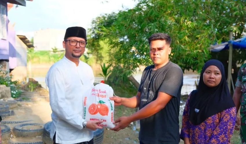 Respons Cepat Bupati Fery, Bantuan Material dan Beras Disalurkan ke Korban Angin Kencang di Kotapinang