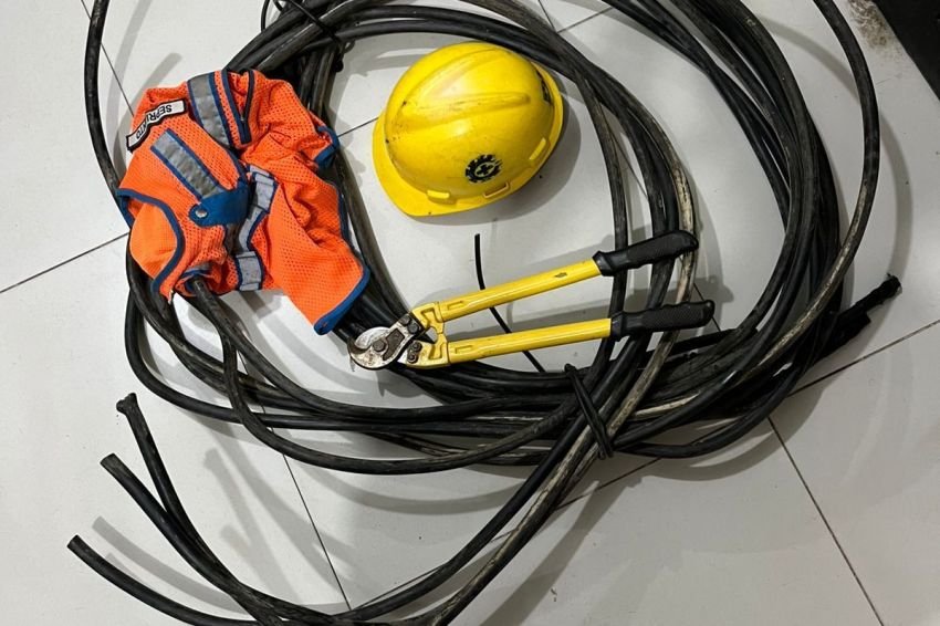 Dua Petugas PLN Gadungan Ditangkap Saat Mencuri Kabel Listrik di Tebing Tinggi