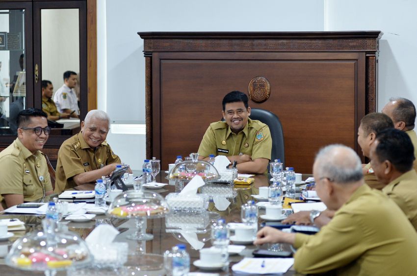 Temui Bupati Asahan, Bobby Nasution Siap Benahi Jalan Rusak yang Lumpuhkan Ekonomi Masyarakat