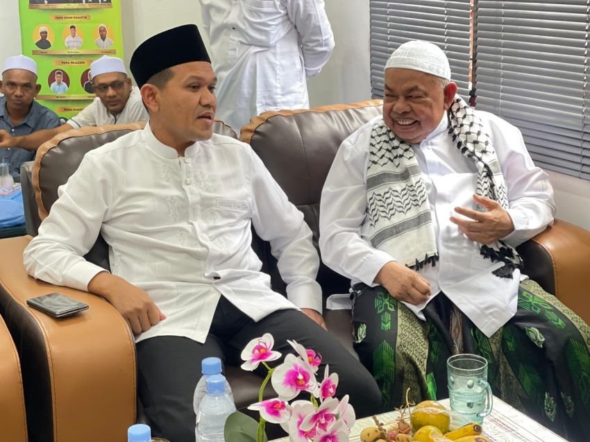 Wagub Aceh Fadhlullah Silaturahmi dengan Abu Paya Pasi di Bireuen, Tekankan Sinergi Ulama dan Pemerintah dalam Pembangunan Daerah