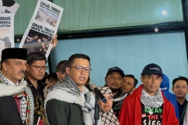 Tangis Pecah! WNI Relawan Flotilla Pulang usai Ditangkap Israel