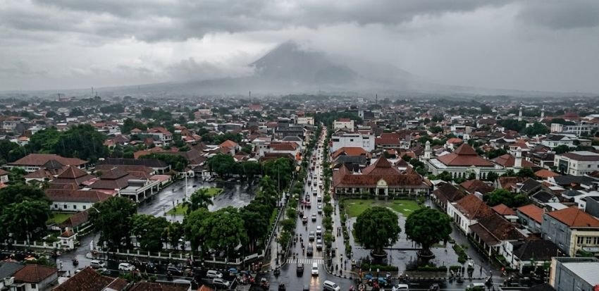 Prakiraan Cuaca DIY Hari Ini: Yogyakarta dan Sleman Berpotensi Hujan Ringan, Suhu Capai 33 Derajat Celsius