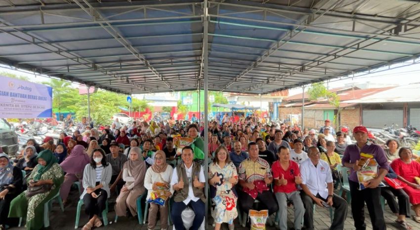 Bulog Sumut Gandeng Komite II DPD RI Salurkan Beras dan Minyak Goreng Premium untuk Warga Deli Serdang