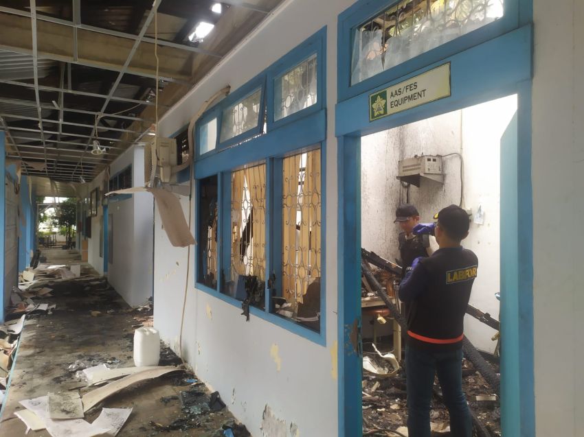 Labfor Polri dan Inafis Olah TKP Kebakaran di Fakultas Pertanian USK, Temukan Botol Berisi Cairan Kimia