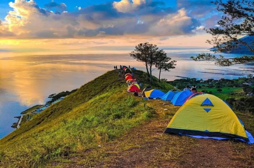 8 Tempat Camping Dekat Medan, dari Danau Toba hingga Gunung Sibayak