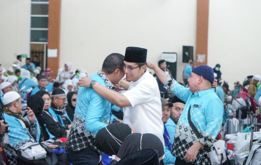207 Jemaah Haji Kloter 14 Asal Medan Tiba, Rico Waas Sambut Kepulangan di Asrama Haji: Semoga Mabrur dan Mabruroh