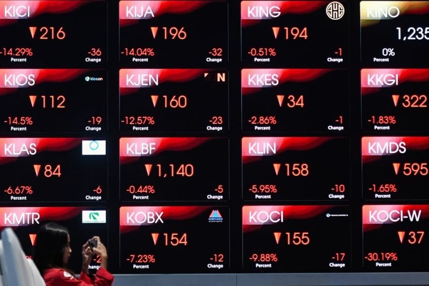 IHSG Ambruk Hampir 4 Persen di Awal Perdagangan, Ratusan Saham Tersungkur ke Zona Merah