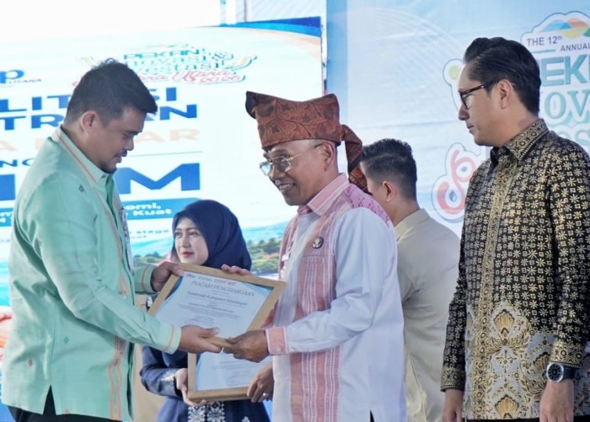 Simalungun Raih Penghargaan Investasi Terbaik di PIISU 2026, Jadi Daerah dengan Realisasi Penanaman Modal Terbesar di Sumut