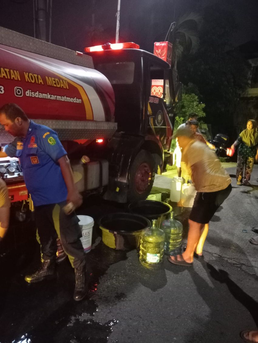 Krisis Air Bersih Meluas, Rico Waas Kerahkan Armada Damkar untuk Menjangkau Permukiman Warga Medan