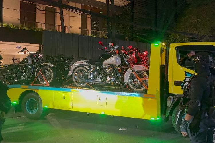 KPK Sita Harley, Ducati hingga Porsche dari Rumah Silmy Karim dalam Kasus Dugaan Pemerasan