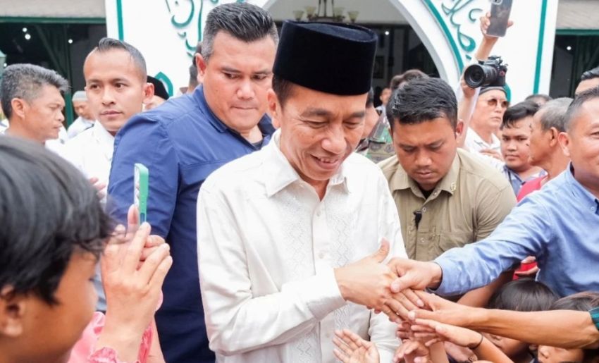 Hasto Sentil Jokowi: Jangan Sekadar Blusukan, Rakyat Butuh Pertanggungjawaban