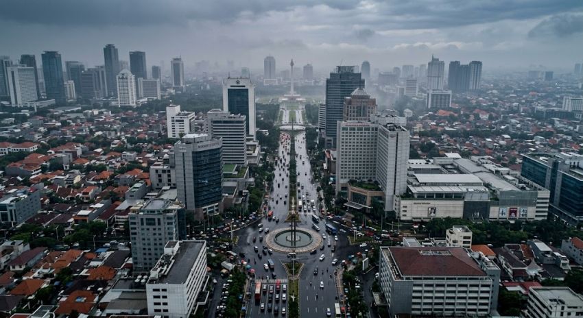 Cuaca Jakarta Hari Ini Beragam, Hujan Ringan Diprediksi Turun di 2 Wilayah