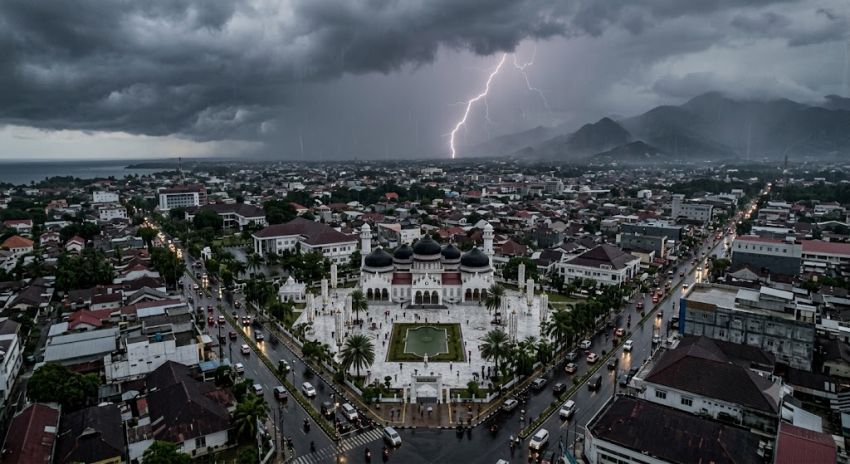 Prakiraan Cuaca Aceh Hari Ini: Sejumlah Wilayah Berpotensi Diguyur Hujan Petir, Warga Diminta Waspada