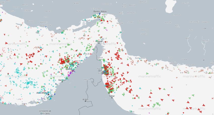 Iran Buka Kembali Selat Hormuz, Dunia Tunggu Dampaknya terhadap Pasokan Minyak Global